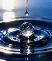 水滴落入水面形成涟漪素材(2)5285#横屏 