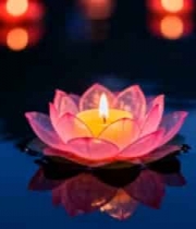 水面漂浮的莲花蜡烛1988#横屏 