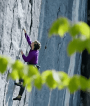 攀岩者攀爬岩石画面(1)14719#横屏 