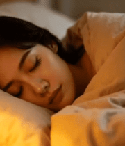 女性卧室床上睡觉场景8964#横屏 