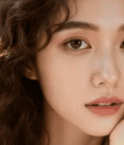 女性近景托腮特写1364#横屏 