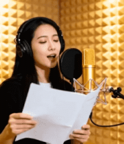 女性录音室持稿录音6010#横屏 