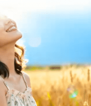 女孩麦田仰头微笑场景8561#横屏 