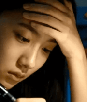 女孩灯下学习写作业素材13709#横屏 