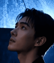 	 男子雨中撑伞仰头6011#横屏 