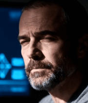 男子室内注视科技背景画面8381#横屏 