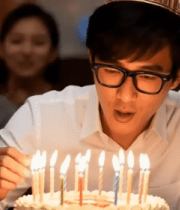 	 男子生日派对戴皇冠吹蜡烛9094#横屏 