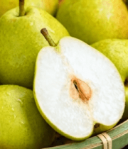 竹篮中摆放的新鲜梨子12730#横屏 