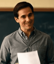 男士教室手持纸张微笑授课8784#横屏 