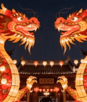 中式建筑前双龙造型花灯13279#横屏 