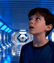 男孩身处科幻风格空间站13832#横屏 