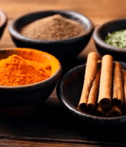 木桌上的多样调料素材4334#横屏 