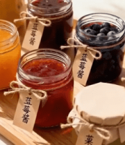 木托盘上摆放多种果酱6796#横屏 