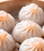 蒸笼内的虾肉小笼包特写4176#横屏 