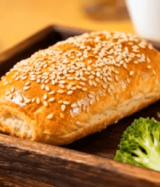 	 木盘上的芝麻面包及蔬菜1902#横屏 