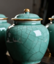 绿色瓷器带盖罐特写7255#横屏 