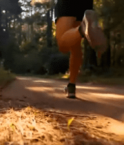 林间小道上人物跑步素材13607#横屏 