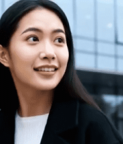 两位女性户外看手机场景8724#横屏 