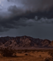 雷电下的荒漠山脉景观2995#横屏 