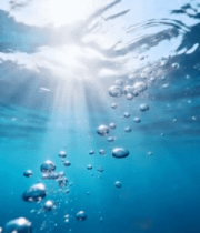 阳光照射下的海底气泡景象13650#横屏 