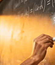 教师在黑板书写数学公式素材10811#横屏 