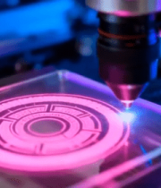 激光设备加工透明板材画面2900#横屏 