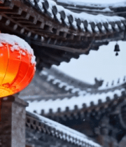 雪中华式古建筑挂红灯笼6078#横屏 