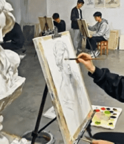 画室学生专注画石膏像9043#横屏 