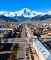 雪山下城市俯瞰全景12321#横屏 