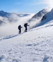 雪山徒步旅行者全景9236#横屏 