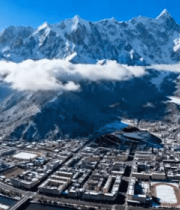 雪山下城市全景俯瞰3155#横屏 