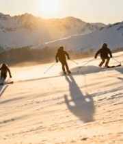 雪山下人群滑雪场景13186#横屏 