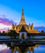 黄昏下的东南亚佛塔景观2438#横屏 