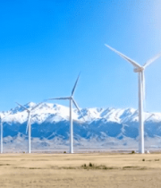 雪山下的风力发电场全景4622#横屏 