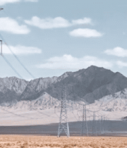 荒漠山地间的高压输电塔14682#横屏 