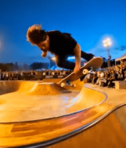 滑板爱好者户外高难度动作表演2532#横屏 