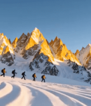 雪山徒步登山者素材7904#横屏 