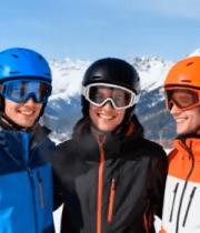 滑雪场三人滑雪装备合影9082#横屏 