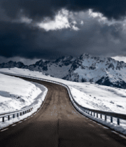 雪山间蜿蜒公路风景2468#横屏 