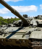 户外停放的军用坦克素材665#横屏 