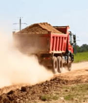 	 红色自卸车运输泥土场景13760#横屏 