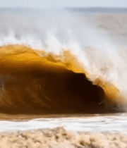 	 海浪翻涌的海滨景象12775#横屏 