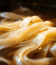 	 锅中煮制的新鲜面条5127#横屏 