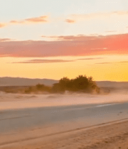 夕阳下跑车尾部特写12752#横屏 