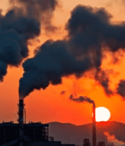 夕阳下工厂烟囱排烟景象11345#横屏 