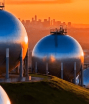 夕阳下的能源储存罐3911#横屏 