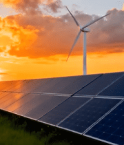 夕阳下的太阳能板与风力发电机(1)12724#横屏 