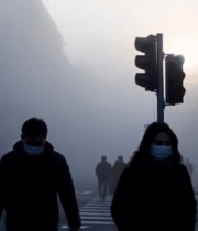 雾霾天气下行人过马路场景9881#横屏 