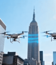 无人机于城市高楼间飞行12750#横屏 