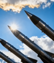 天空下的多枚导弹展示14325#横屏 